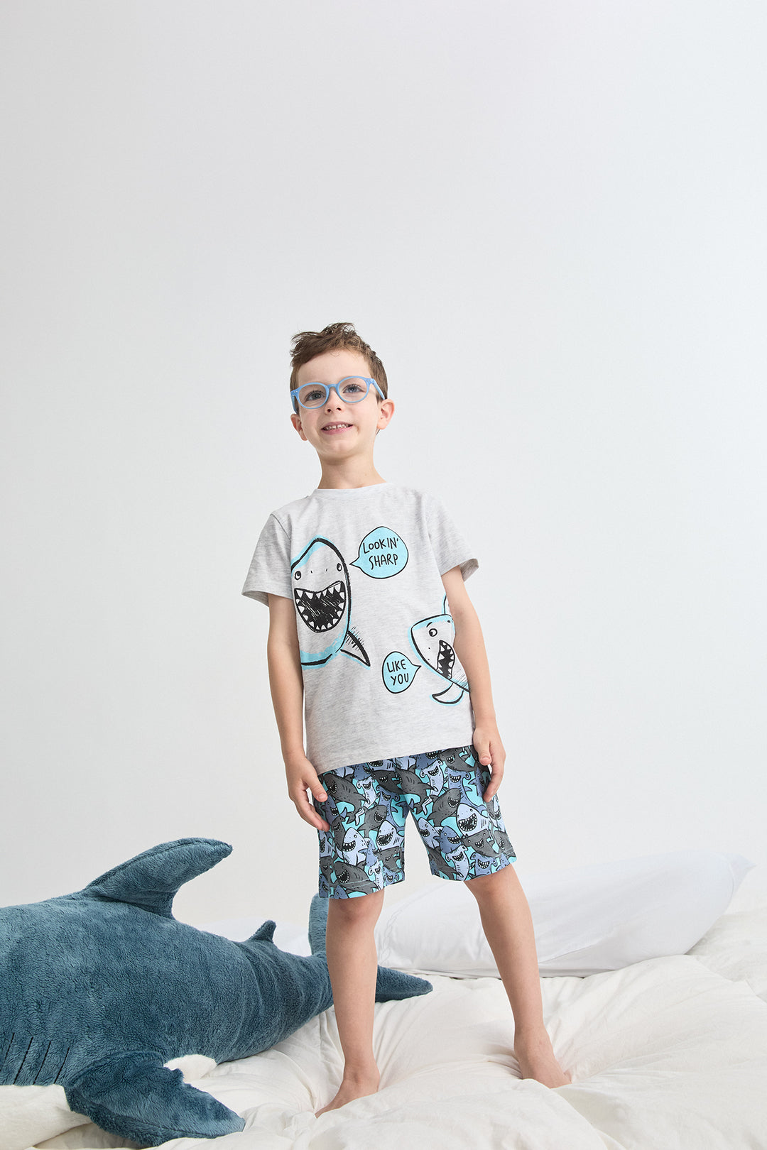 PIJAMA CORTO NIÑO SHARP  GRIS VIG. CLARO