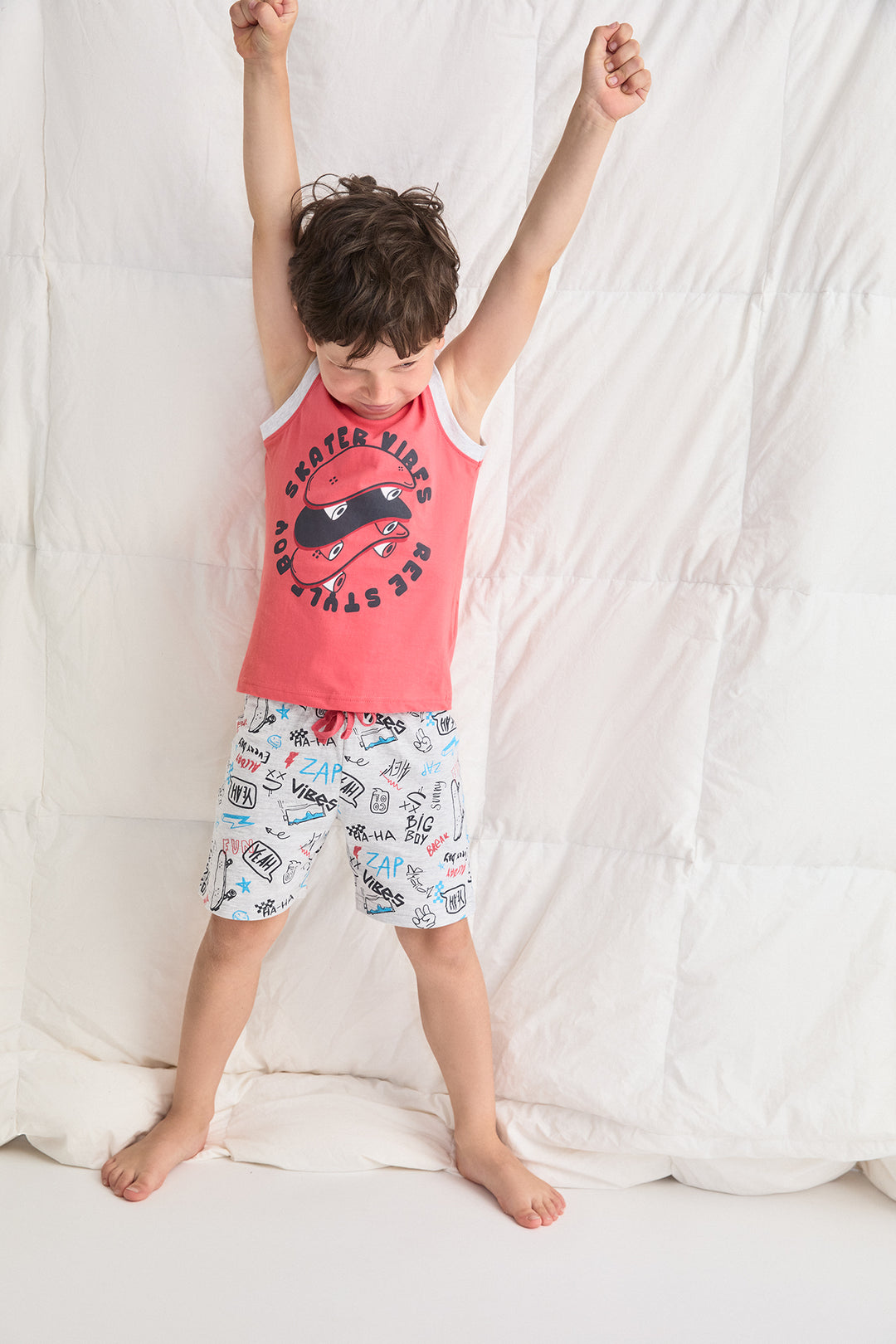 PIJAMA CORTO NIÑO SKATER  ROJO