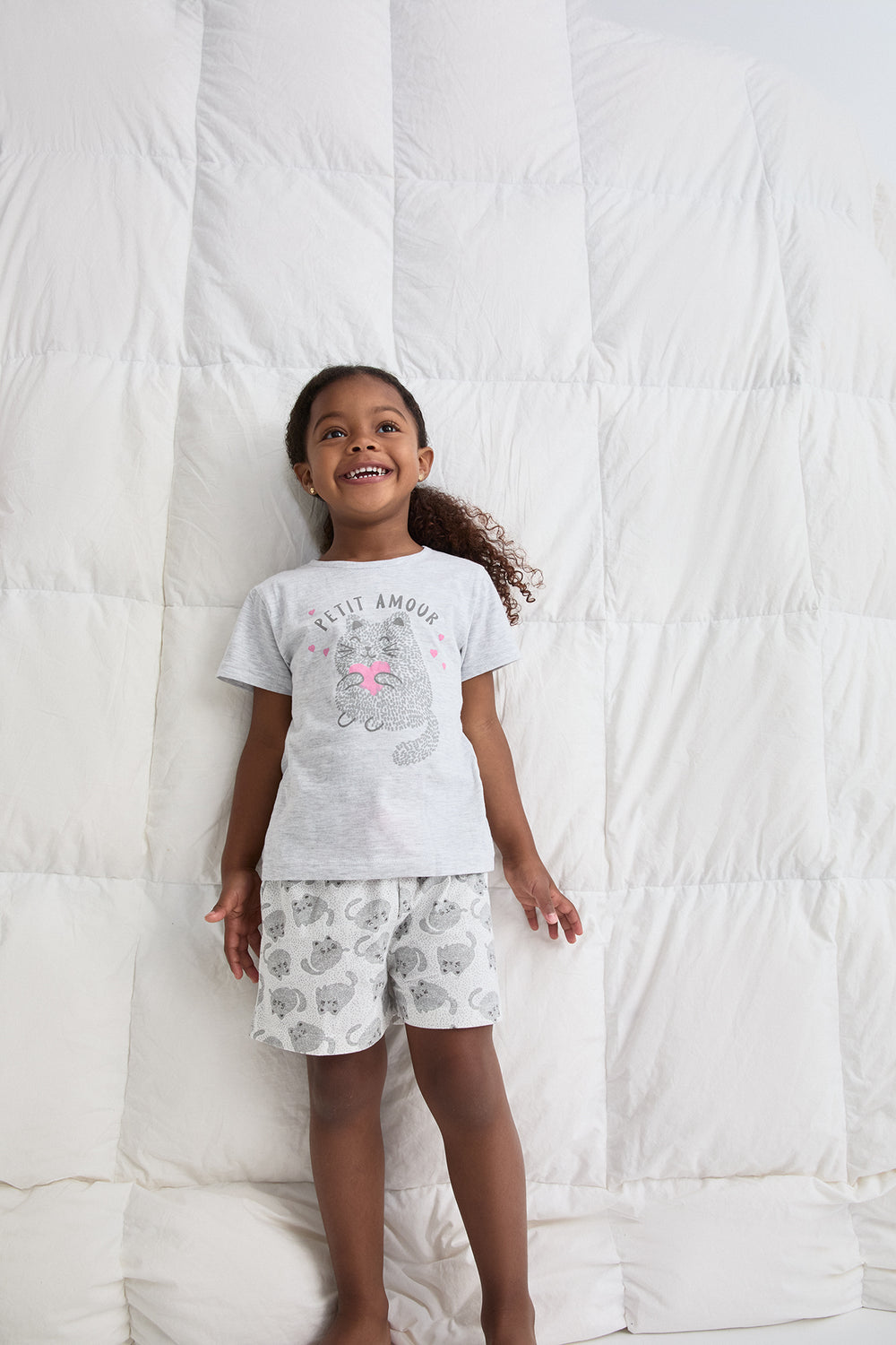 PIJAMA CORTO NIÑA PETIT AMOUR  GRIS VIG. CLARO