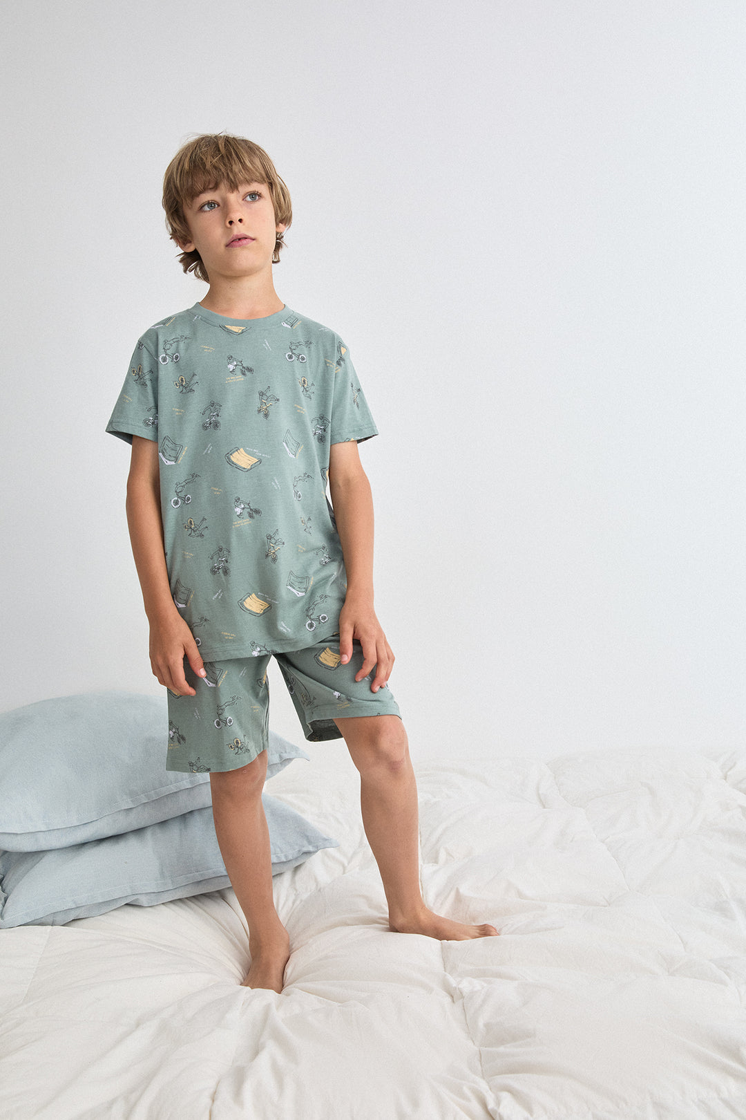 PIJAMA CORTO NIÑO RIDER  VERDE