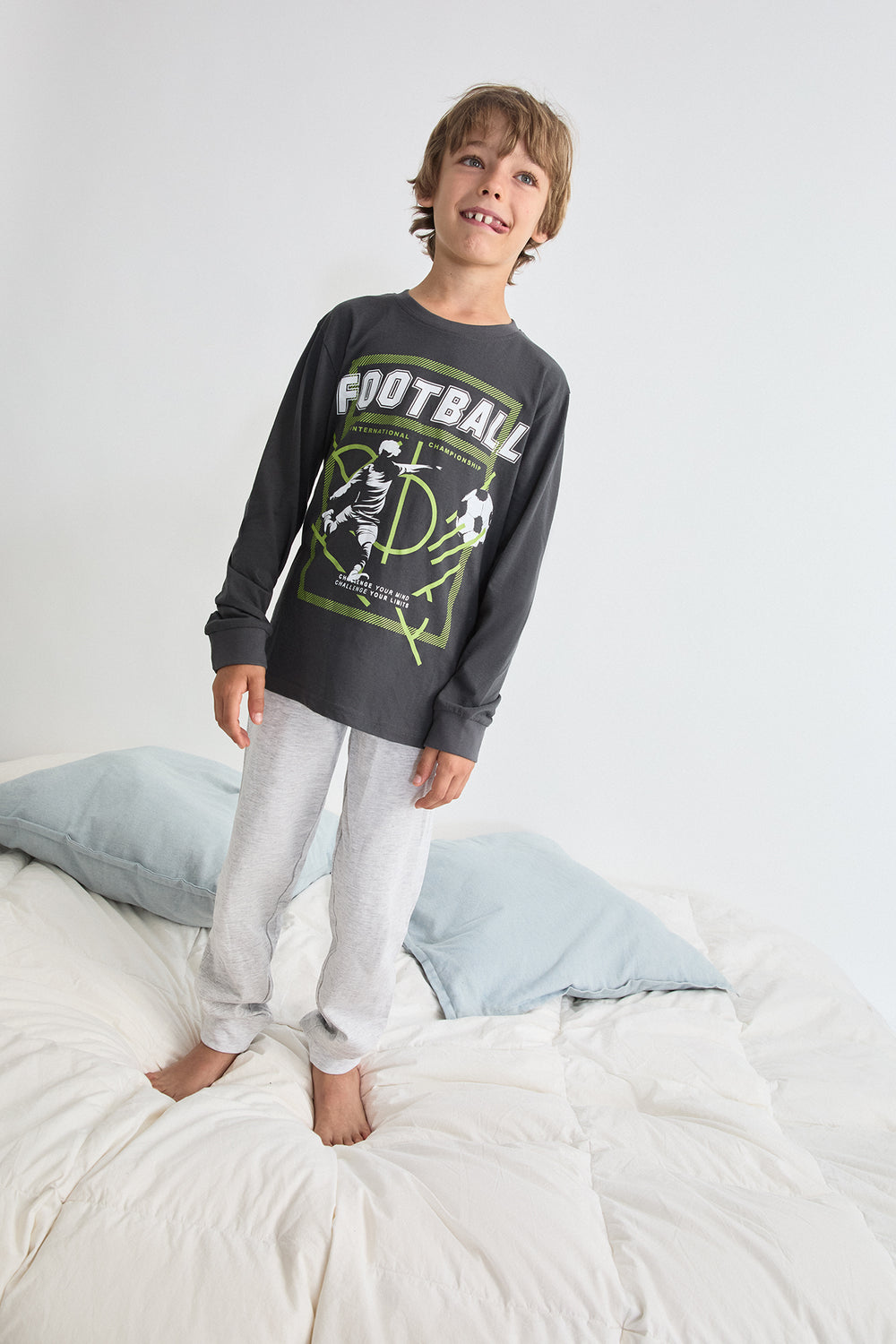 PIJAMA LARGO NIÑO FOOTBALL  ANTRACITA