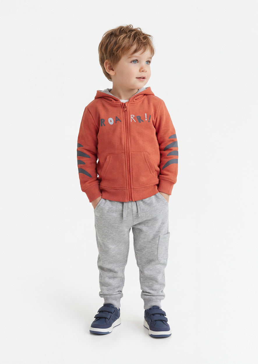 CHÁNDAL CON CAPUCHA NIÑO ROJO